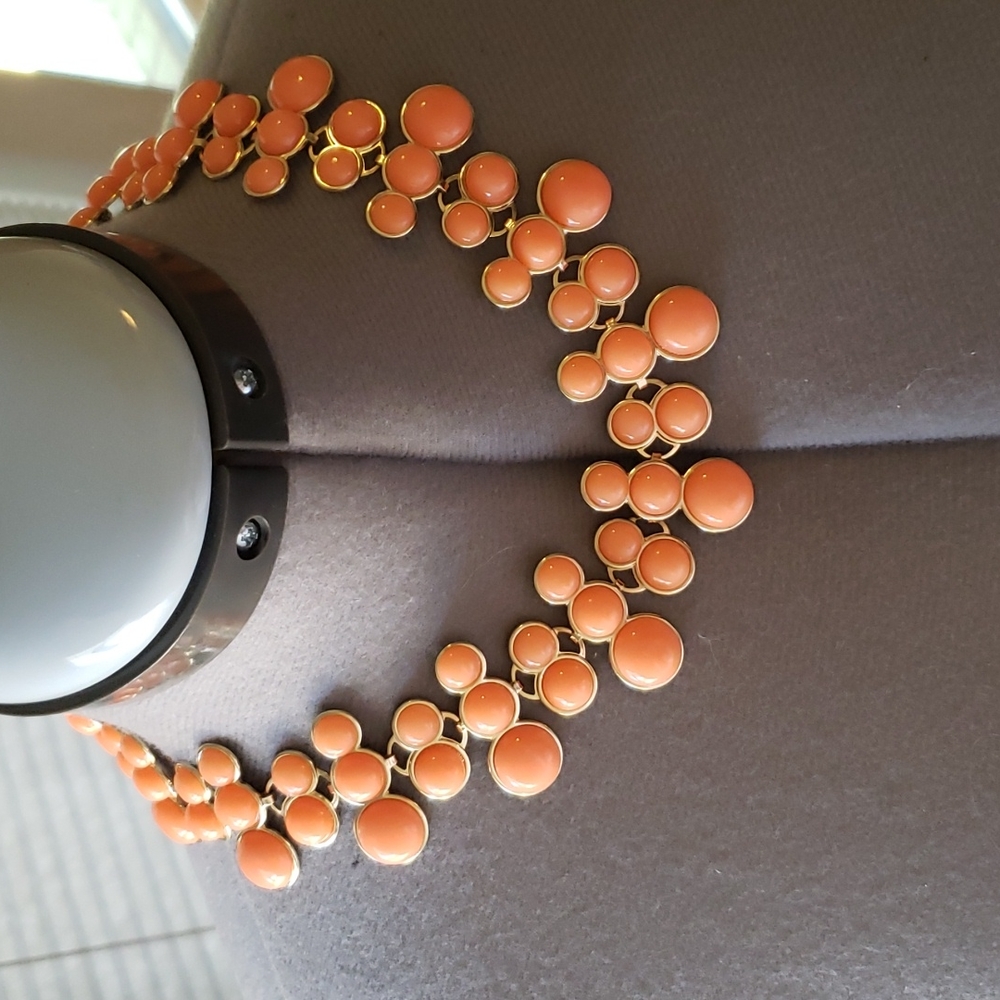 Necklace - Peach/Salmon & Gold Cirles